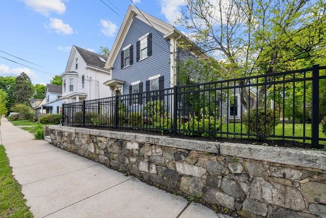 94 William St, Stoneham, MA 02180