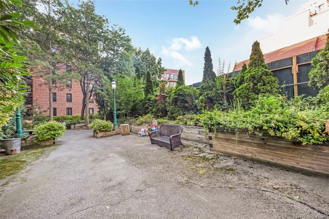 14050 Burden Crescent 2E, Briarwood, NY 11435