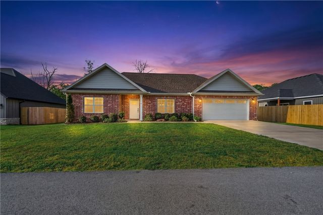 4 Wendike Place, Bella Vista, AR 72715