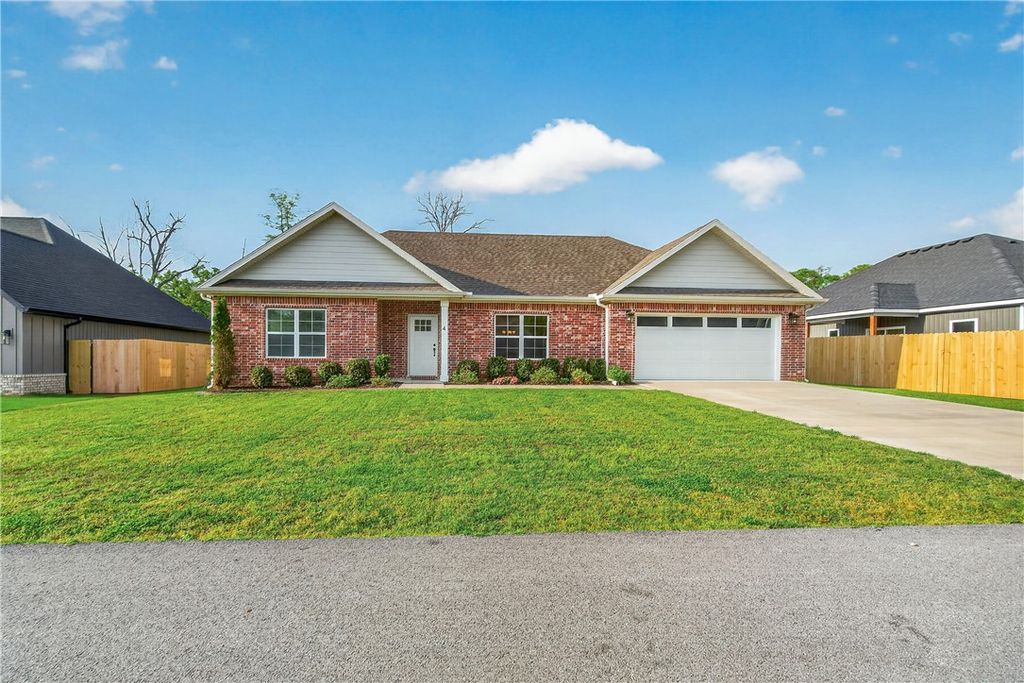 4 Wendike Place, Bella Vista, AR 72715