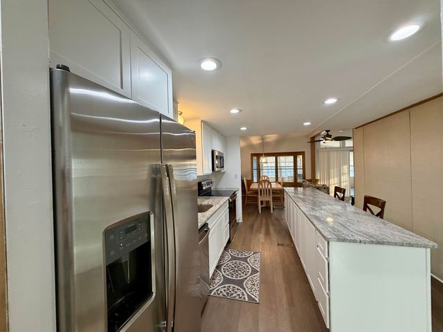 542 Oceanside Dr., Surfside Beach, SC 29575