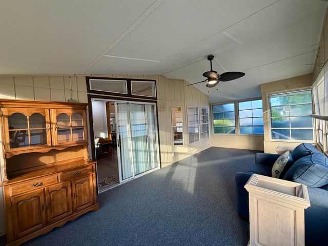 542 Oceanside Dr., Surfside Beach, SC 29575