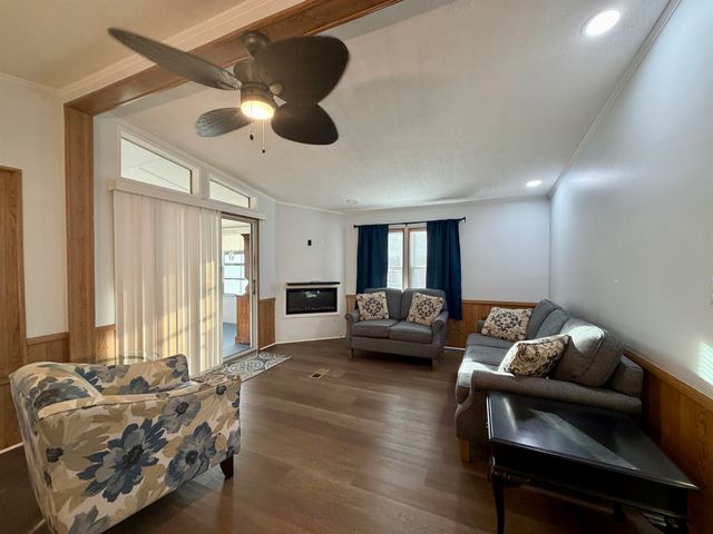 542 Oceanside Dr., Surfside Beach, SC 29575