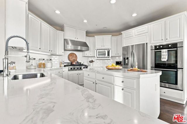6829 Altamor Drive, Los Angeles, CA 90045