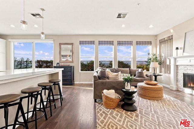 6829 Altamor Drive, Los Angeles, CA 90045