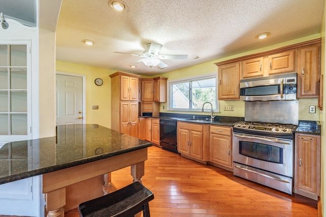 144 Ohio Ave, West Springfield, MA 01089
