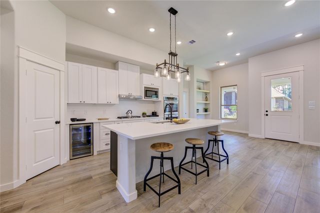 248 Blue Hill Drive, Montgomery, TX 77356