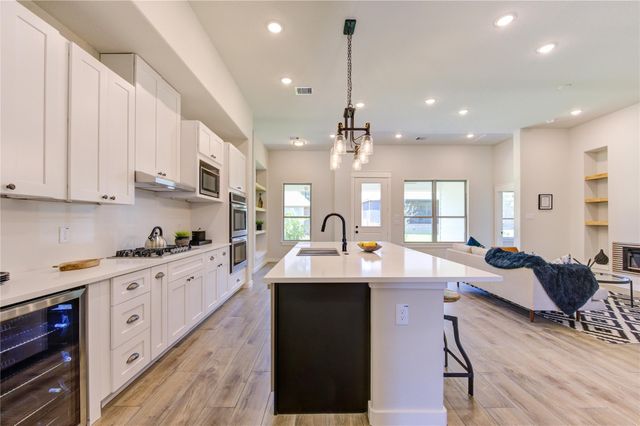 248 Blue Hill Drive, Montgomery, TX 77356