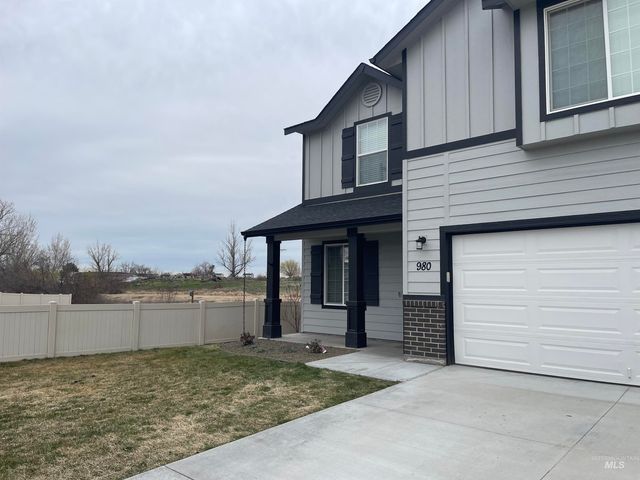 980 E Yaquina Bay Dr., Nampa, ID 83686