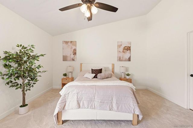 12855 Via Moura, San Diego, CA 92128