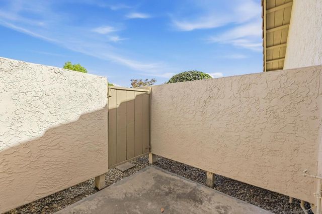12855 Via Moura, San Diego, CA 92128