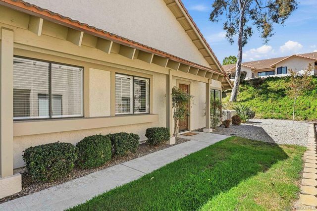 12855 Via Moura, San Diego, CA 92128