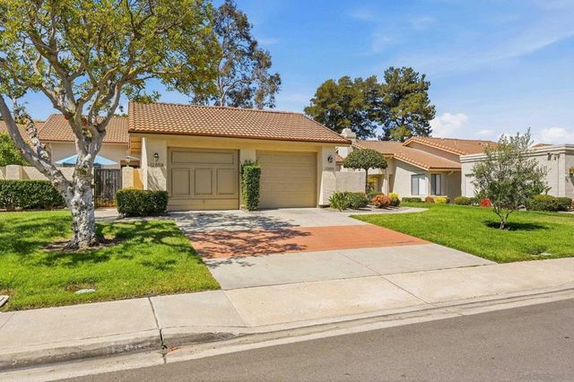 12855 Via Moura, San Diego, CA 92128