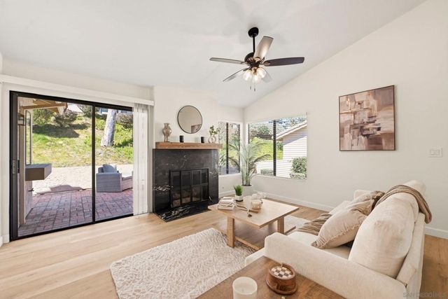 12855 Via Moura, San Diego, CA 92128