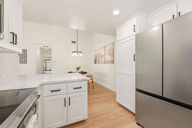 12855 Via Moura, San Diego, CA 92128