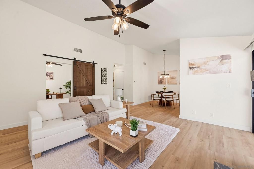 12855 Via Moura, San Diego, CA 92128