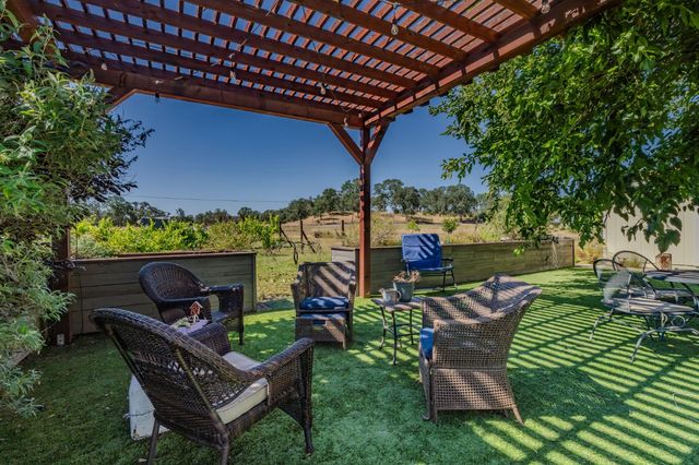 5726 Pettinger Rd, Valley Springs, CA 95252