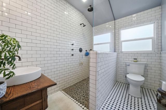 5726 Pettinger Rd, Valley Springs, CA 95252