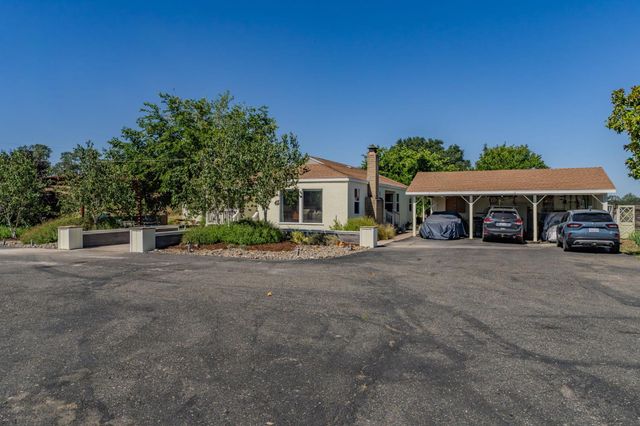 5726 Pettinger Rd, Valley Springs, CA 95252