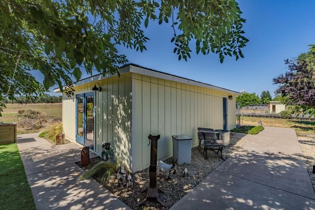 5726 Pettinger Rd, Valley Springs, CA 95252