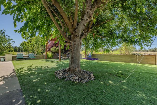 5726 Pettinger Rd, Valley Springs, CA 95252