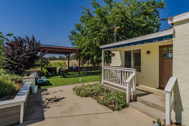 5726 Pettinger Rd, Valley Springs, CA 95252