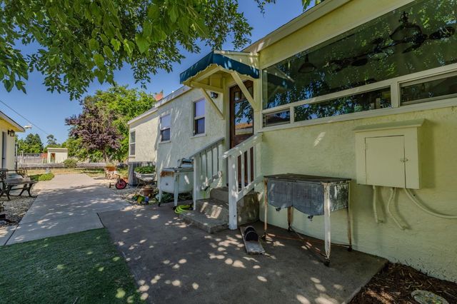 5726 Pettinger Rd, Valley Springs, CA 95252