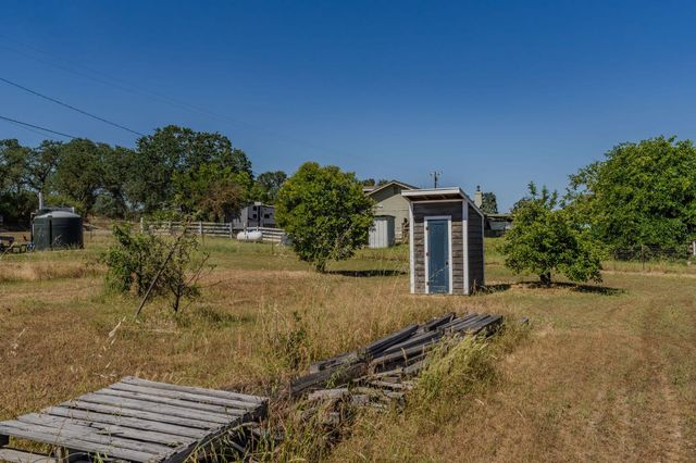 5726 Pettinger Rd, Valley Springs, CA 95252
