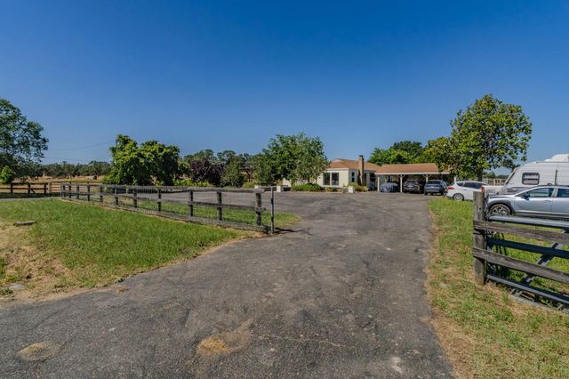 5726 Pettinger Rd, Valley Springs, CA 95252