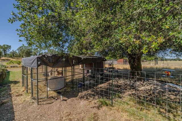 5726 Pettinger Rd, Valley Springs, CA 95252