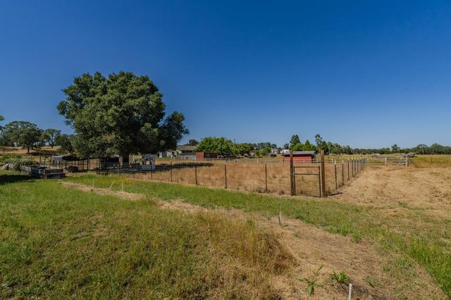 5726 Pettinger Rd, Valley Springs, CA 95252