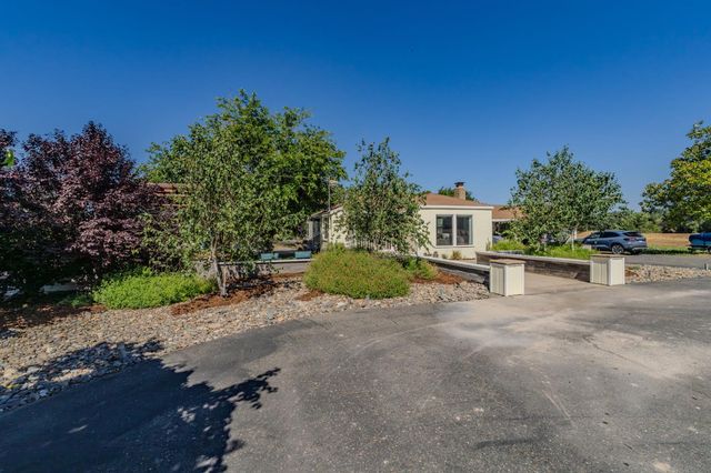 5726 Pettinger Rd, Valley Springs, CA 95252