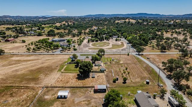 5726 Pettinger Rd, Valley Springs, CA 95252