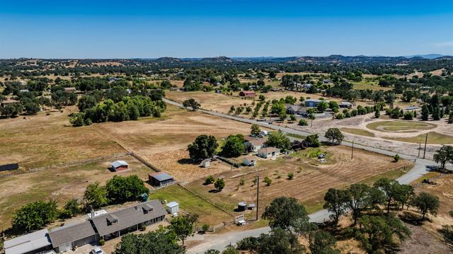 5726 Pettinger Rd, Valley Springs, CA 95252