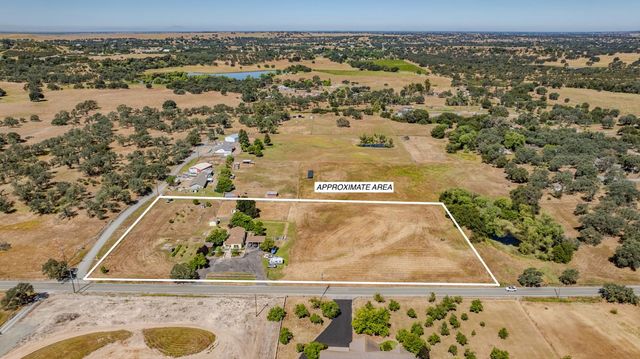 5726 Pettinger Rd, Valley Springs, CA 95252