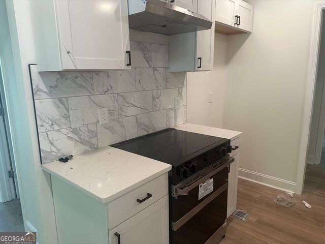 890 Center Hill Avenue NW, Atlanta, GA 30318
