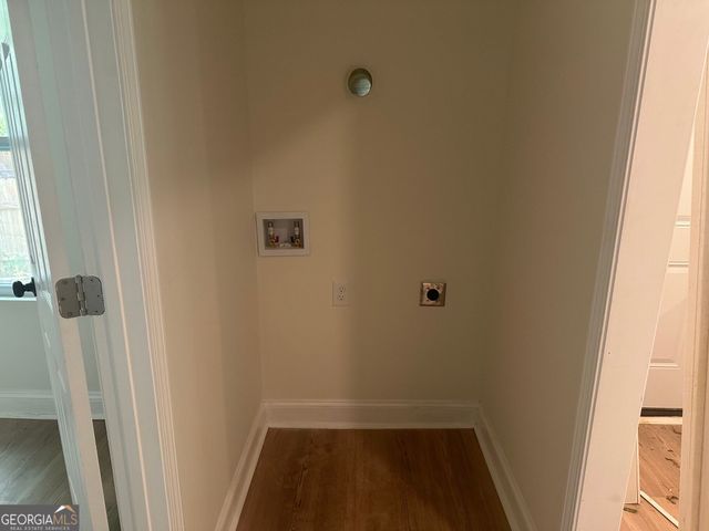 890 Center Hill Avenue NW, Atlanta, GA 30318