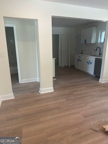 890 Center Hill Avenue NW, Atlanta, GA 30318