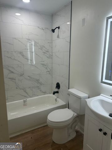 890 Center Hill Avenue NW, Atlanta, GA 30318