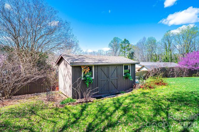 1070 S College Avenue, Newton, NC 28658