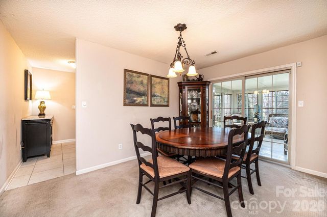 1070 S College Avenue, Newton, NC 28658