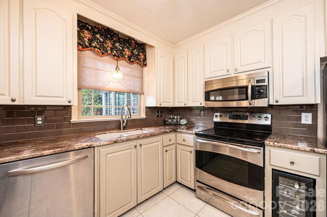 1070 S College Avenue, Newton, NC 28658