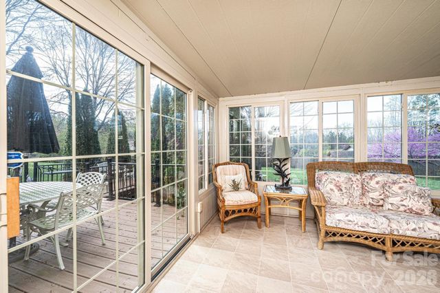 1070 S College Avenue, Newton, NC 28658