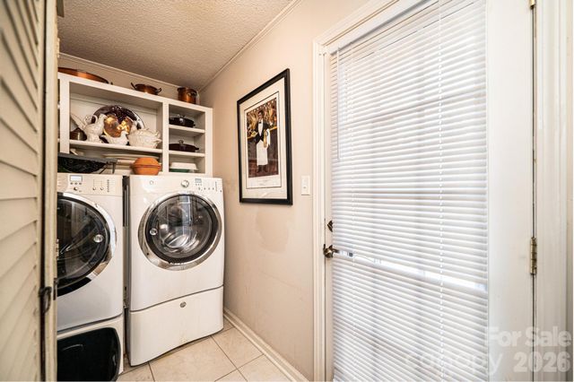 1070 S College Avenue, Newton, NC 28658