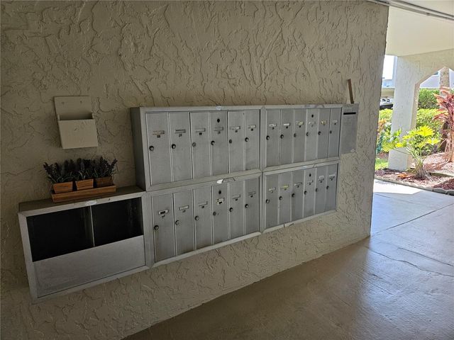 946 VIRGINIA STREET 104, Dunedin, FL 34698