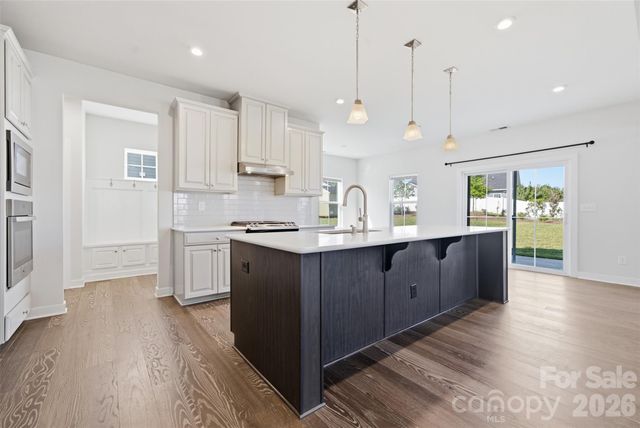 11124 Vanguard Parkway, Huntersville, NC 28078