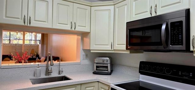 10835 SW 112th Ave 106, Miami, FL 33176