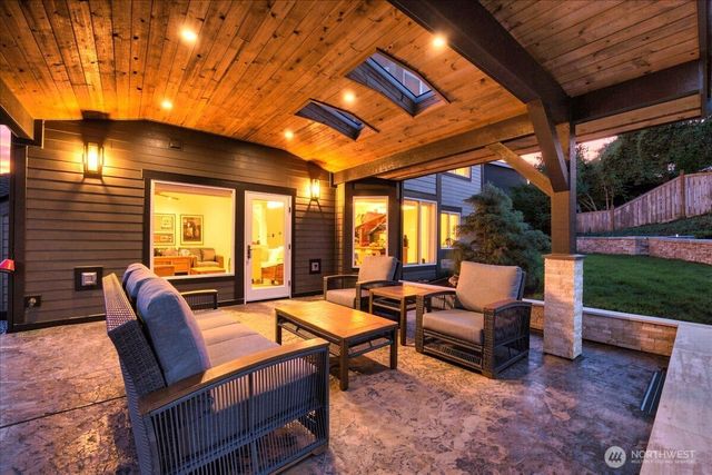 7525 120th Place SE, Newcastle, WA 98056