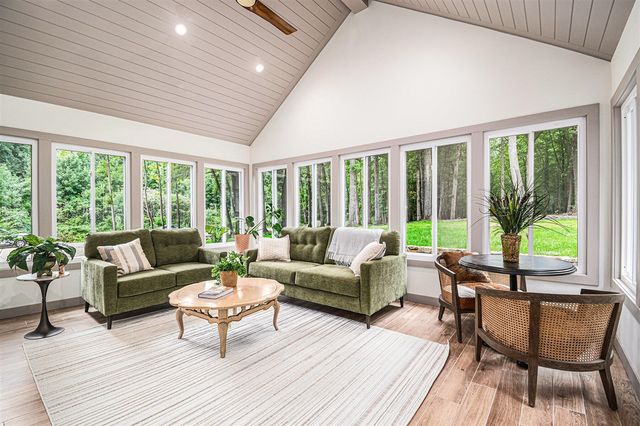 9325 Matthews Road, Union Pier, MI 49129