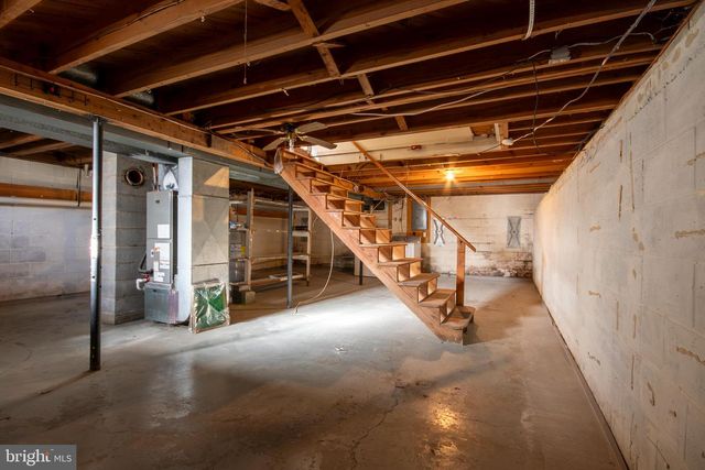 219 VIRGINIA ST, Strasburg, VA 22657